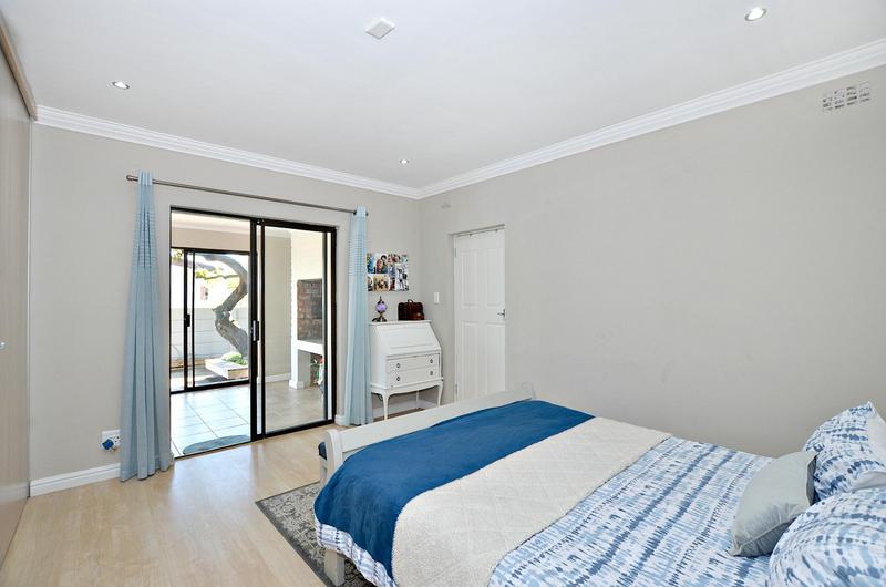 To Let 3 Bedroom Property for Rent in Peerless Park North Western Cape